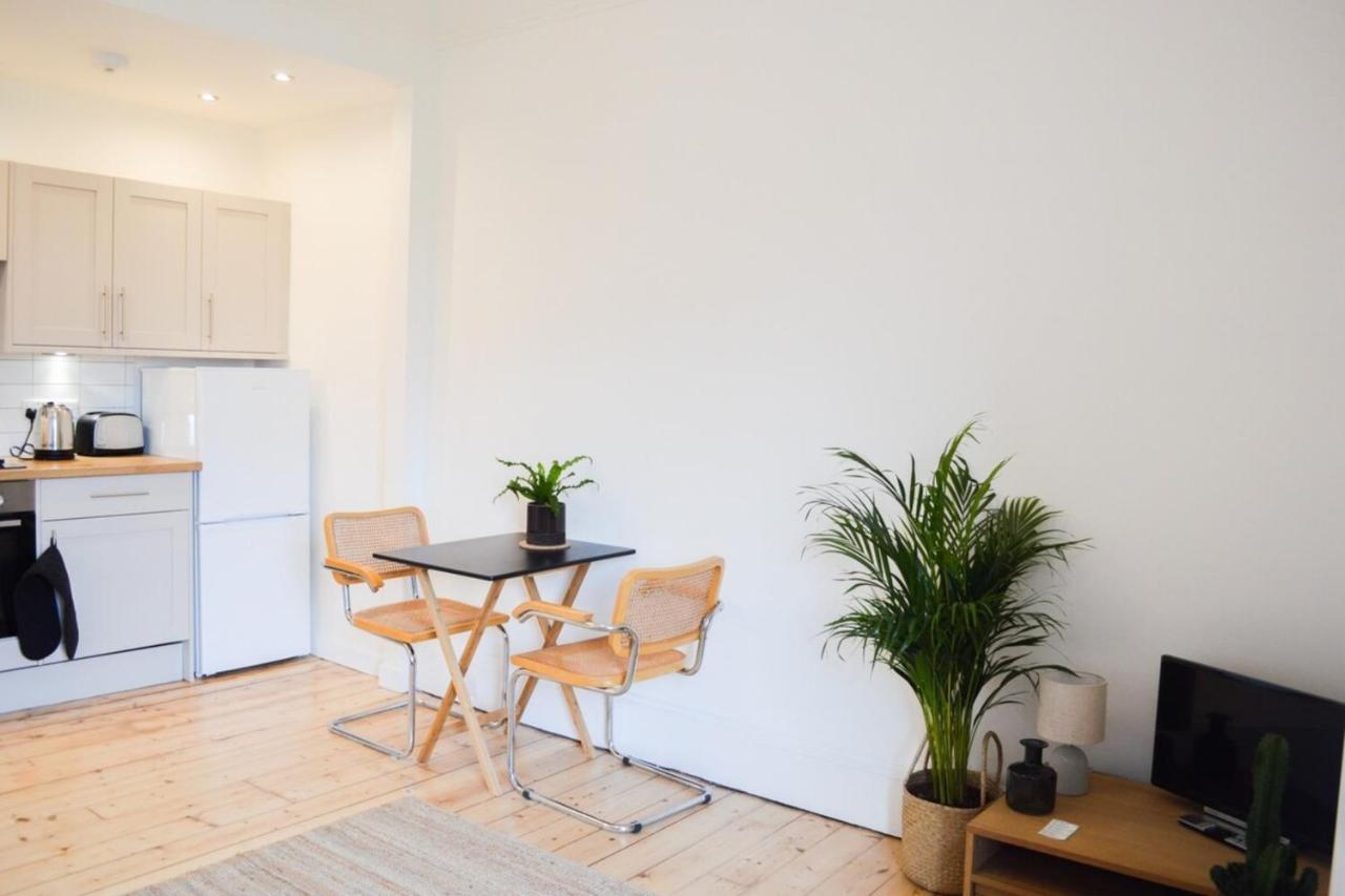 Modern 1 Bedroom Flat In The Heart Of Edinburgh Ngoại thất bức ảnh